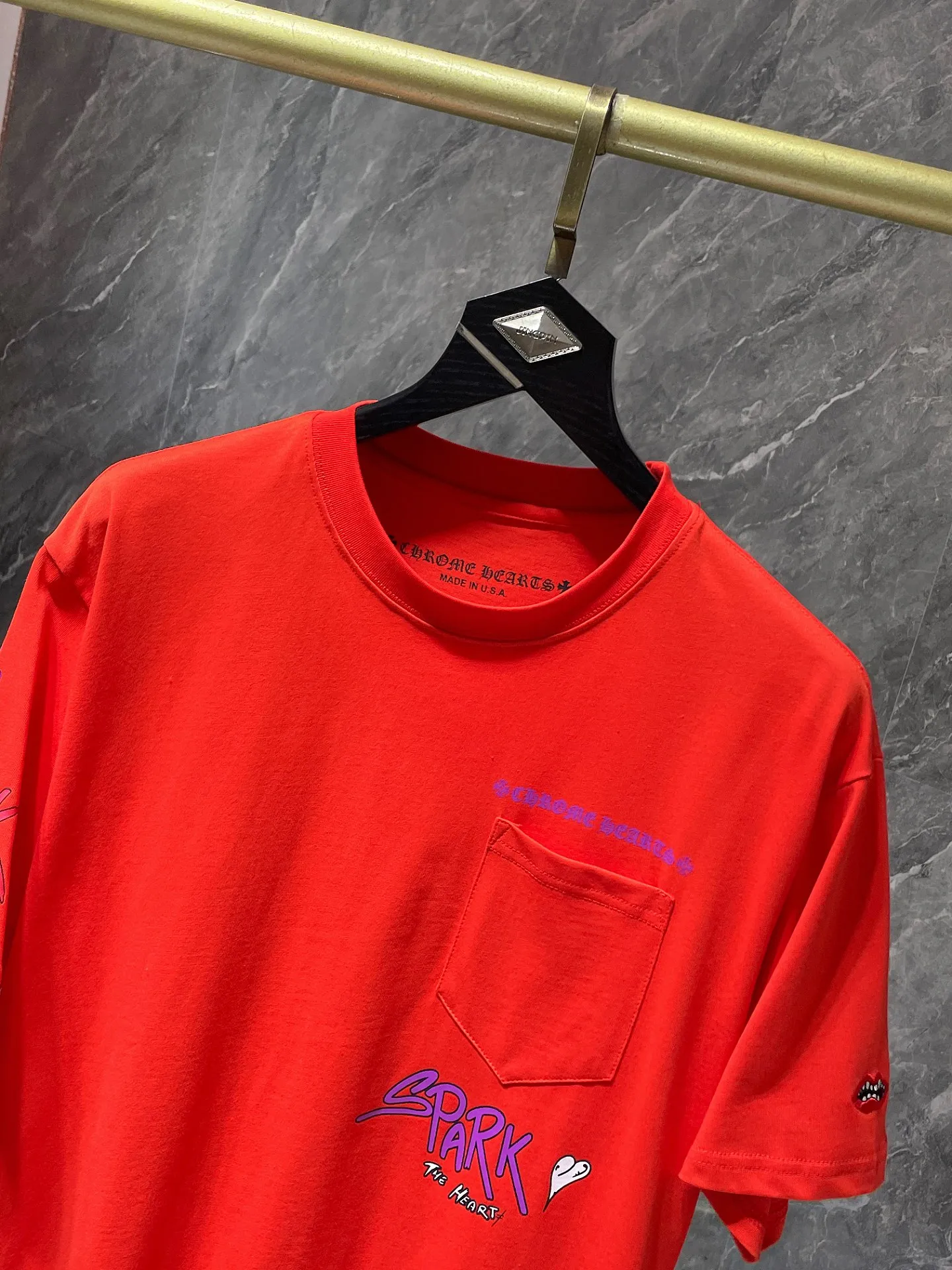 P130 ✨New arrival✨ Chrome Hearts 25ss High-weight, environmentally friendly and high-quality top-quality fabric Chrome Mattyboy graffiti flame love short-sleeved counter synchronization 1:1 replica version Recommended color: customized red Size: S, M, L, XL